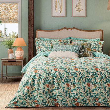 William Morris Arbutus Bedding in Turquoise