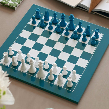 Printworks Lacquered Chess, The Gambit
